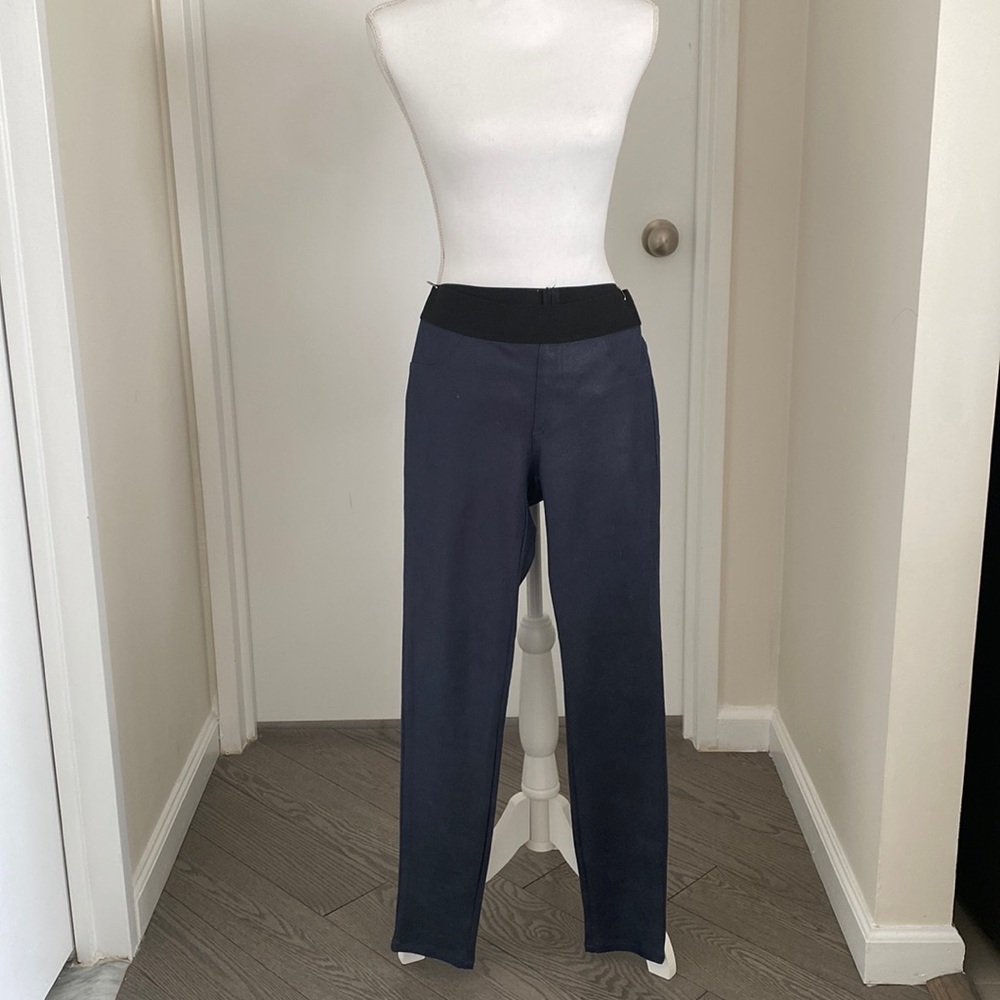 Faux leather leggings. Navy